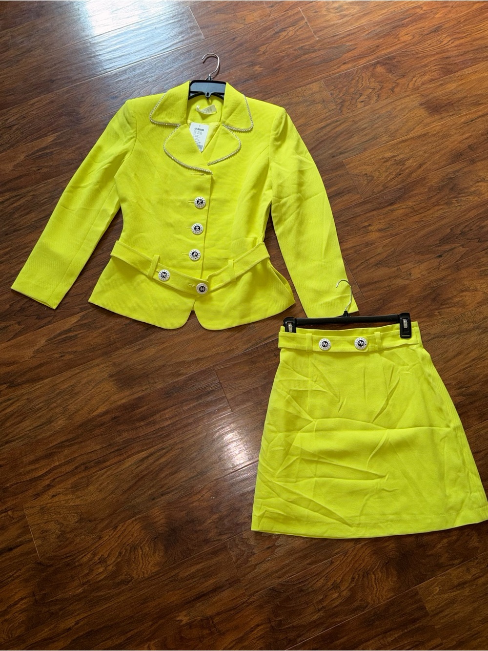 GAUSS two-piece skirt suit